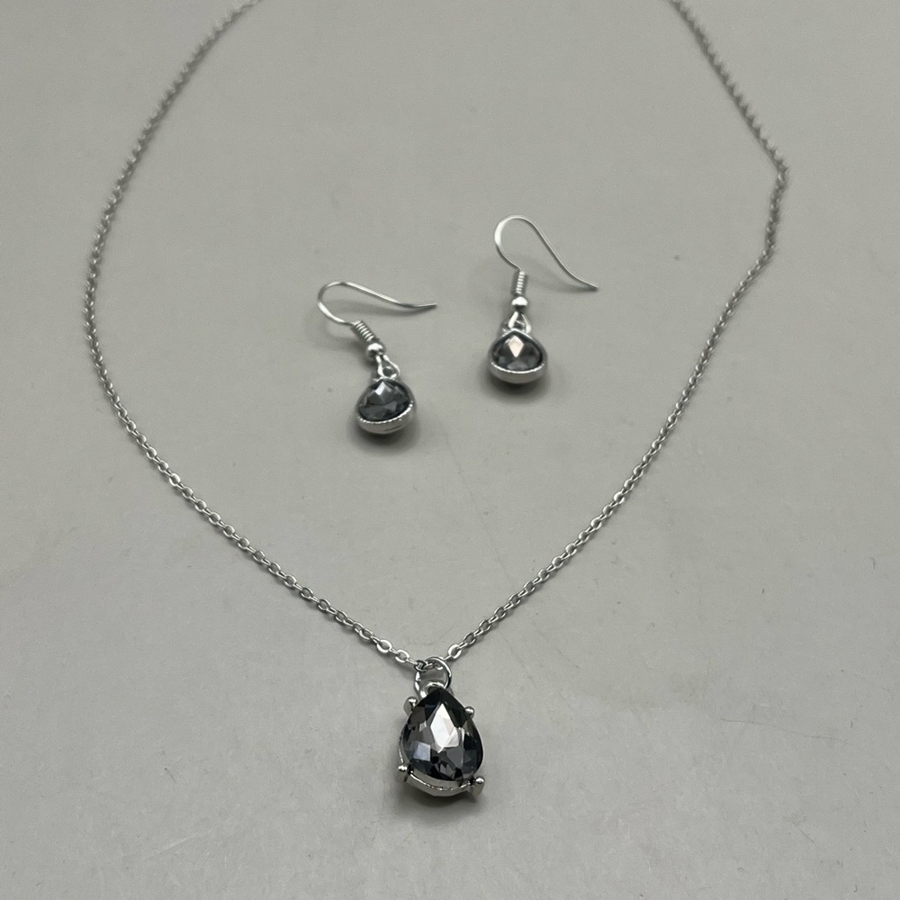 Elegant Silver Tone Smokey Quartz Teardrop Jewelry Set -Jewelry Gift Idea - Picture 4 of 5